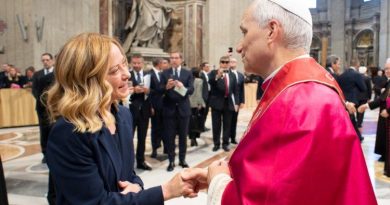 Ucrania: Meloni agradece al Papa su disposición a acoger negociaciones