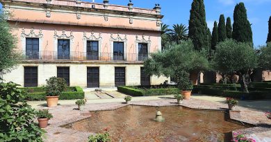 Jerez Renueva las Fuentes del Alcázar: Mantenimiento y Embellecimiento del Patrimonio