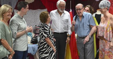 El Ayuntamiento de Jerez Reconoce la Trayectoria de Manuel Garrido y su Compromiso Vecinal