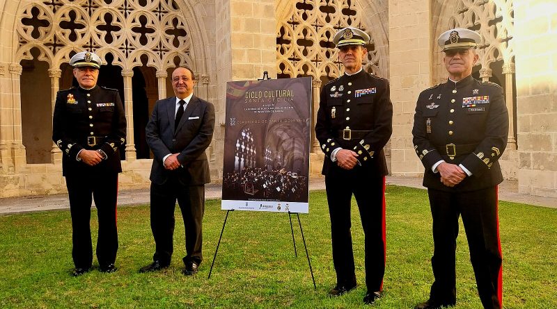 Concierto de la Unidad Musical del Tercio del Sur de Infantería de Marina en los Claustros por Santa Cecilia