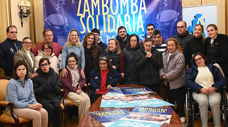 Jerez celebra Zambomba Solidaria de Afamedis en la Plaza del Arenal