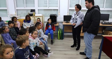 Educación Cívica en Primaria: CEIP Luis Vives Fomenta el Conocimiento del Ayuntamiento