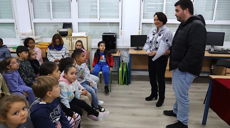 Educación Cívica en Primaria: CEIP Luis Vives Fomenta el Conocimiento del Ayuntamiento