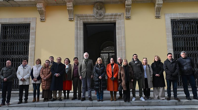 Ayuntamiento de Jerez se une a minuto de silencio por accidente ferroviario en Adamuz