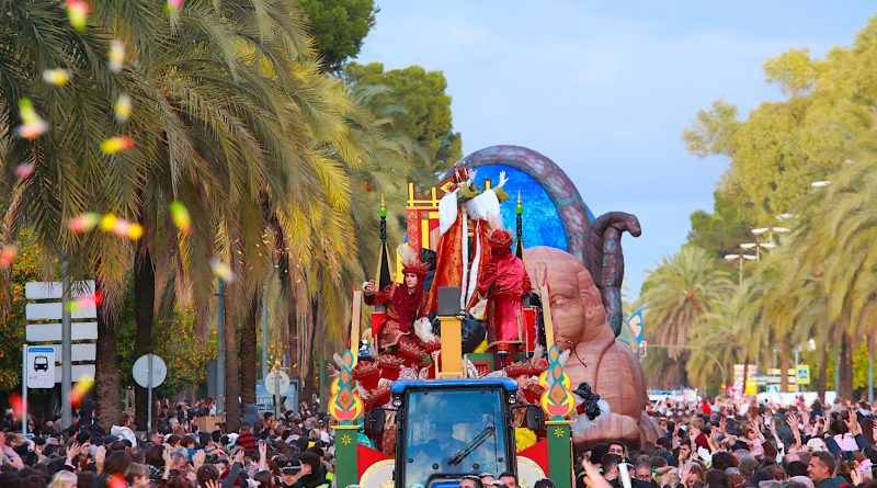 La Cabalgata de Reyes Magos Ilumina Jerez con Luces, Música y Tradición